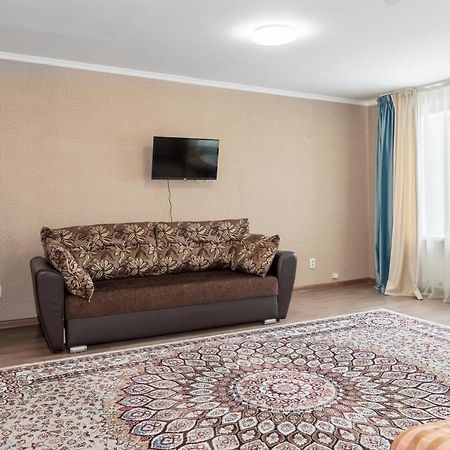 Azamat Hotel Астана Екстериор снимка